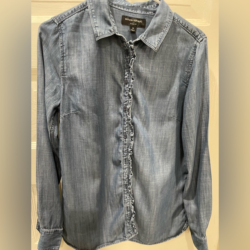 Banana Republic Classic Blue Denim Shirt, Size medium